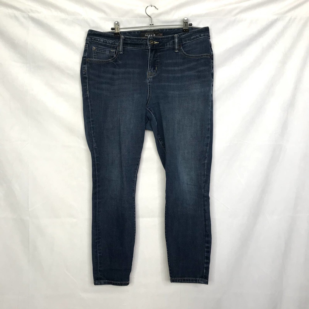 Torrid Premium dark wash high rise curvy skinny jeans